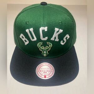 Milwaukee Bucks Mitchell & Ness NBA snap back